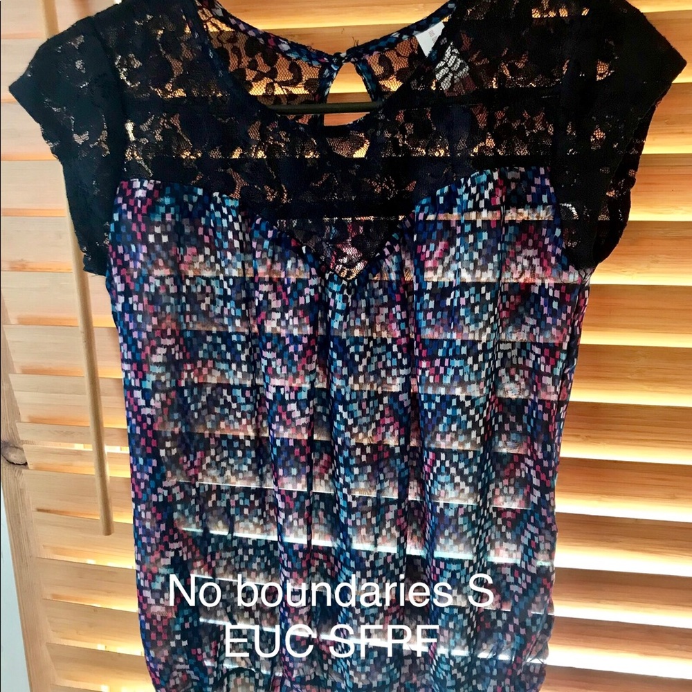 No boundaries women’s casual top